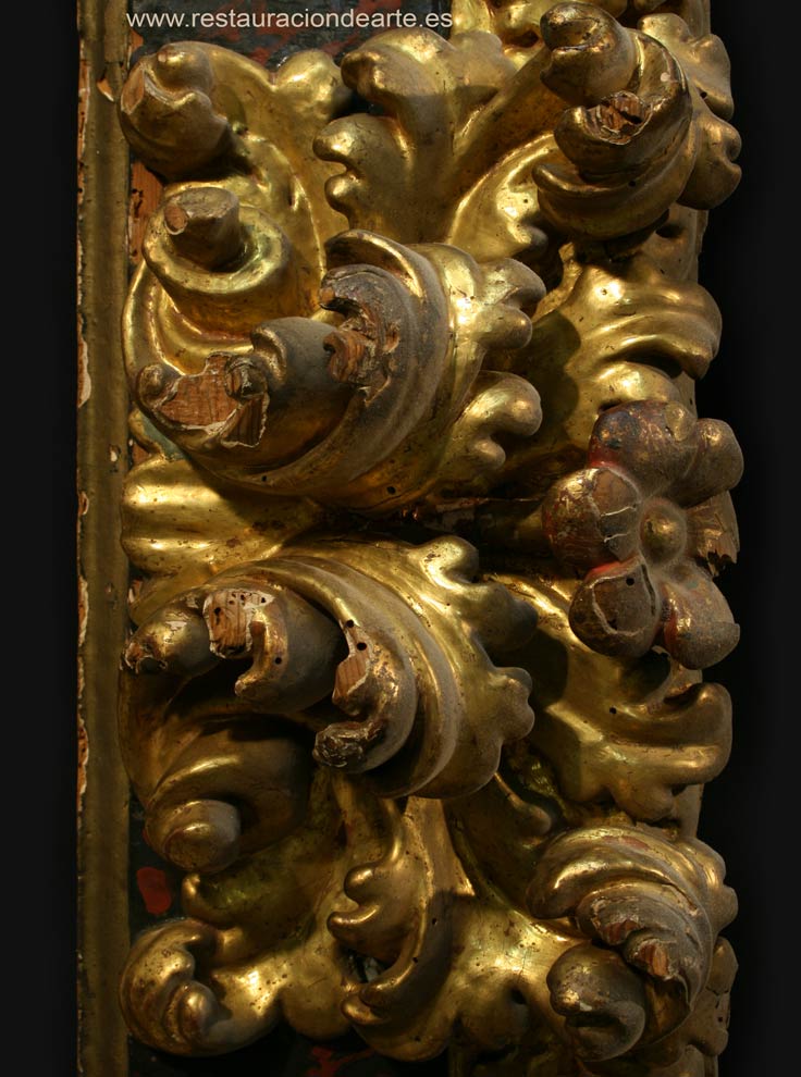 Fotografía antes de la restauración detalle dorado y faltas de policromía, fotografía de deterioros por la falta de conservación