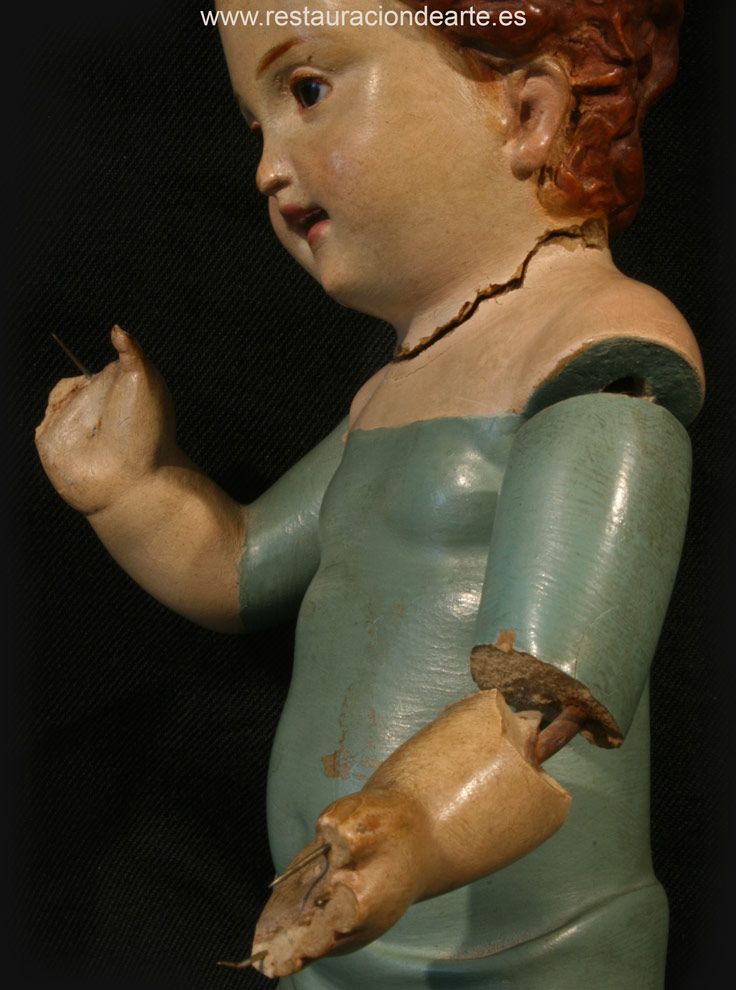 antes de la restauración, detalle de los deterioros, restauración de escultura, escultura Olot, España
