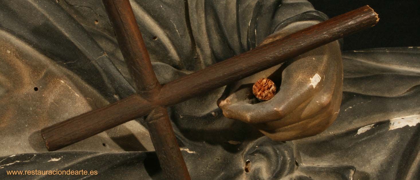 Fotografía inicial antes de la restauración, lienzo sin bastidor
