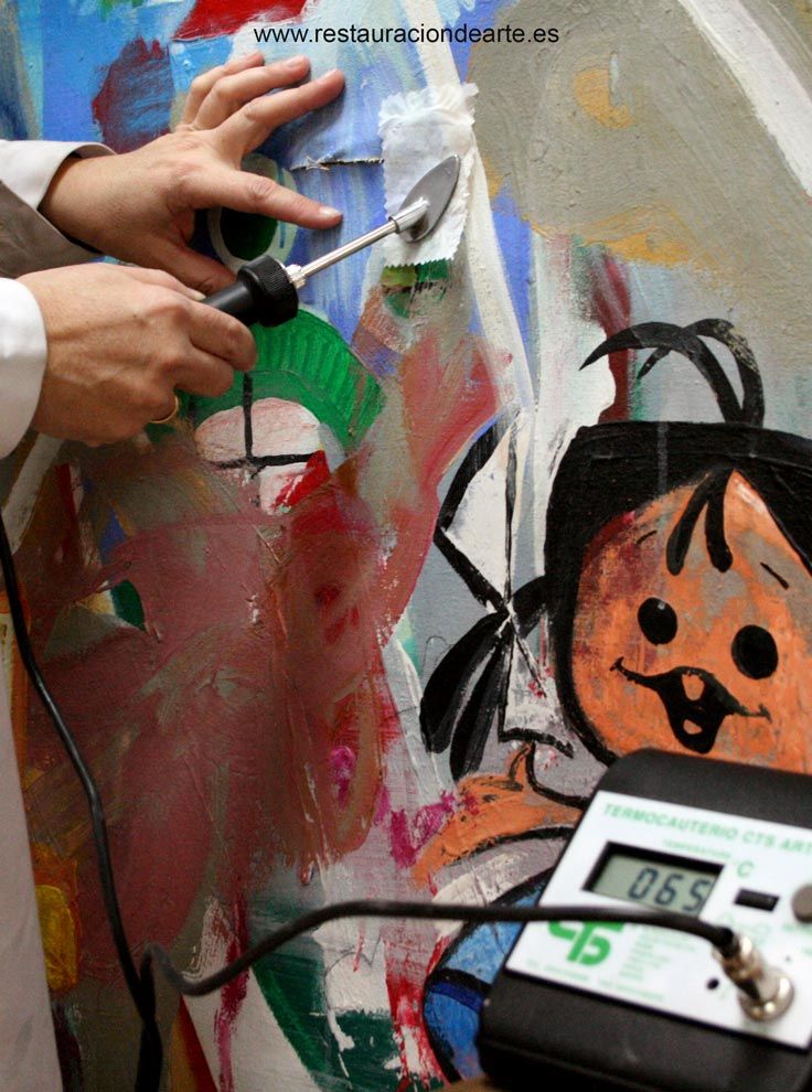 proceso de restauración, sentado de la policromía y eliminación de deformaciones