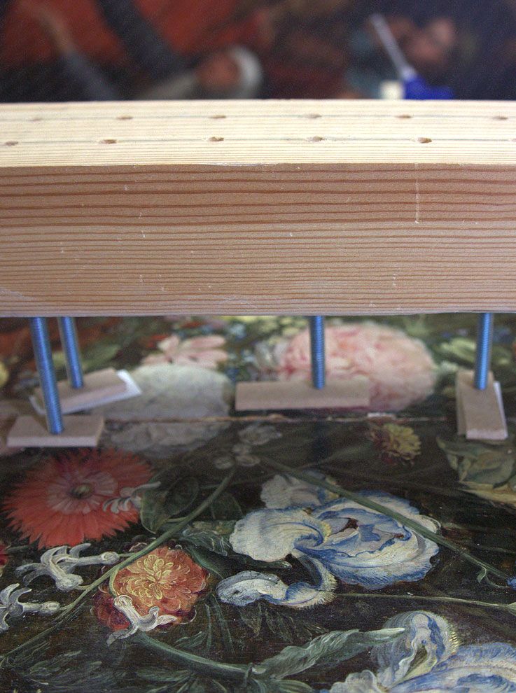 detalle durante la union de paleles y nivelado de la pintura