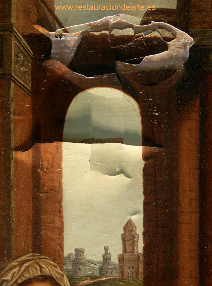 Fotografía antes de la restauración con deterioros, restauración de pintura sobre tabla, deterioros de la capa pictórica con faltas de policromía