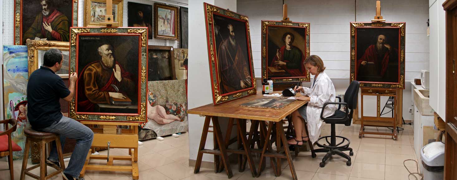 Estudio de restauración de pintura en Madrid, restauración de apostolado por restauradores de pintura