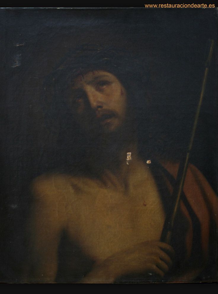 Fotografía antes de la restauración donde la gruesa capa de barniz y repintes no dejan ver el Ecce Homo